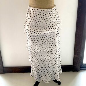 WOMAN'S RUFFLE SKIRT